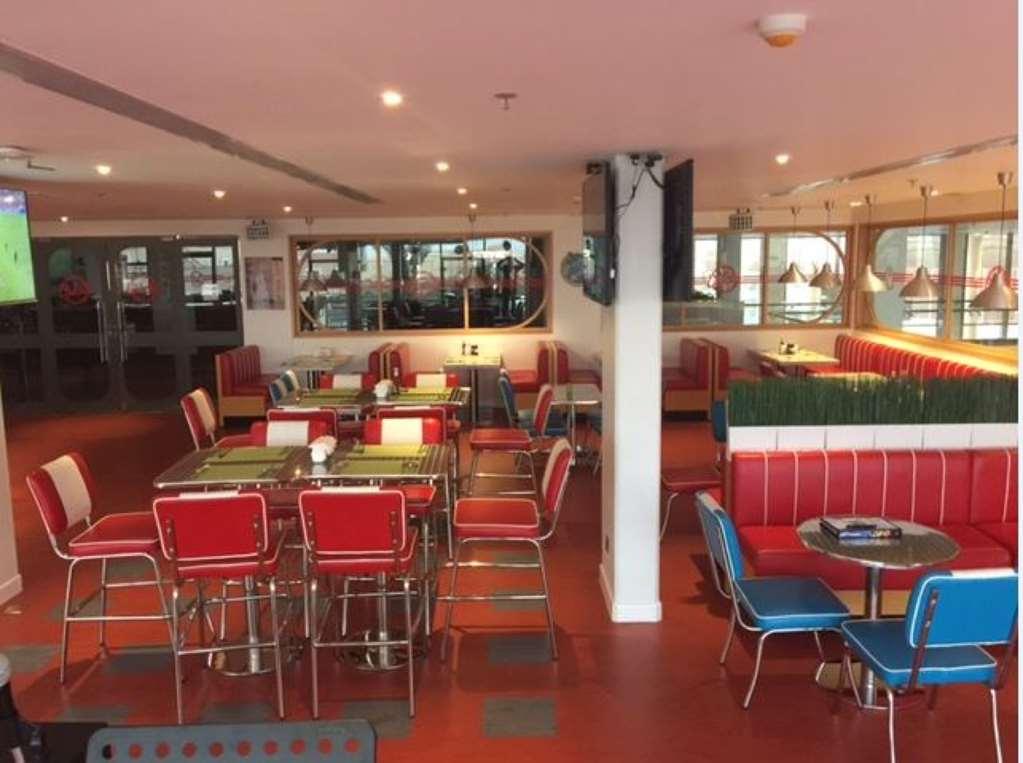 Alreem Village Hotel Jubail Restaurant photo